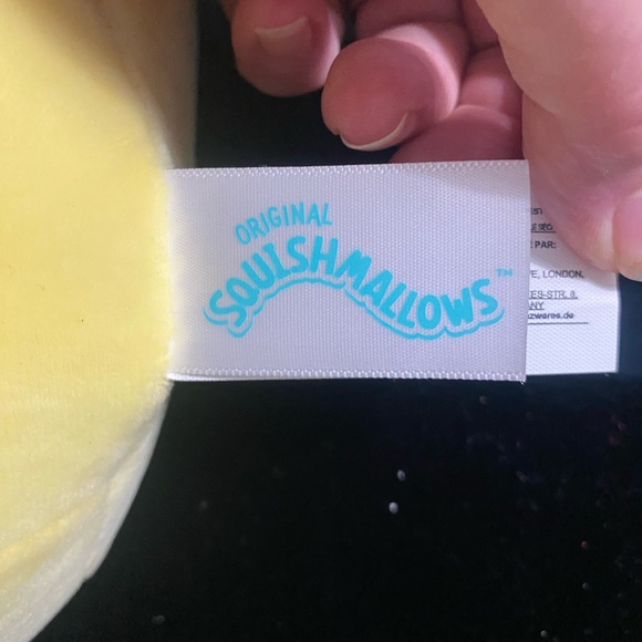 Squishmallow Sunny the rainbow bee 2022 plush - Picture 4 of 5